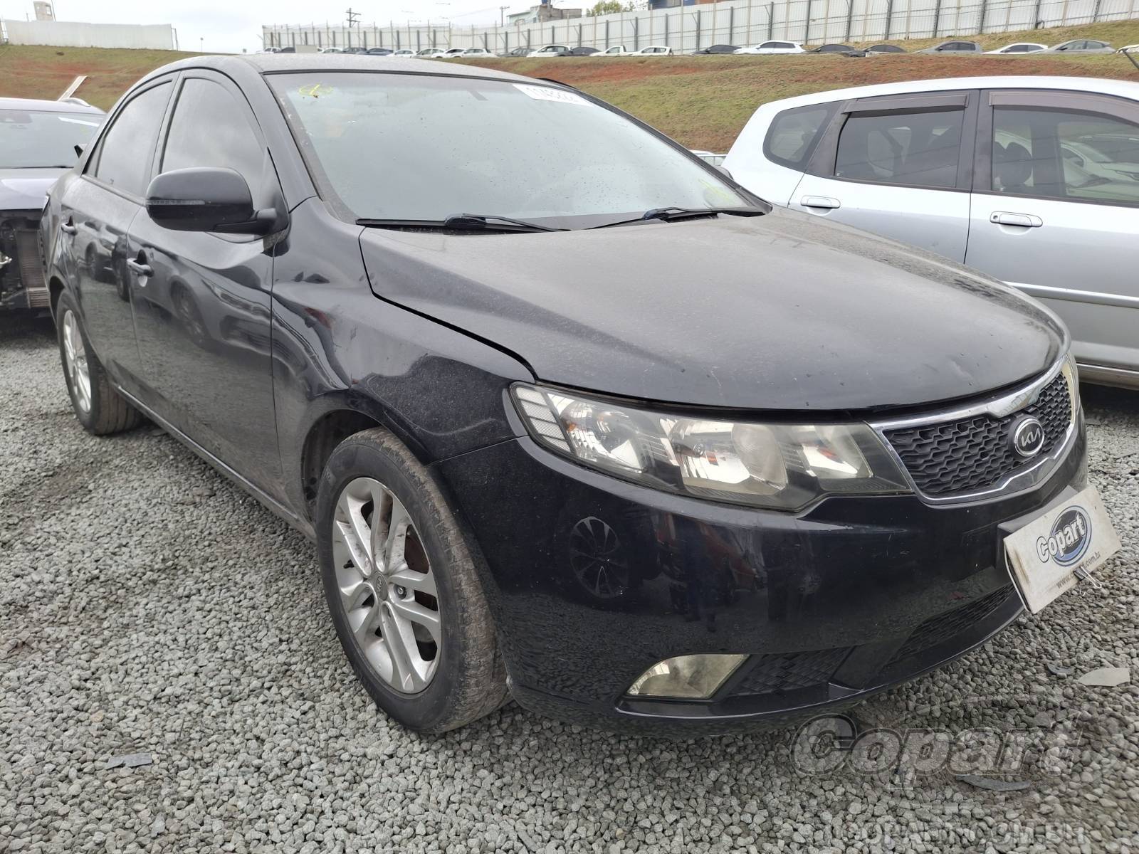 KIA Cerato 2011 em leilão