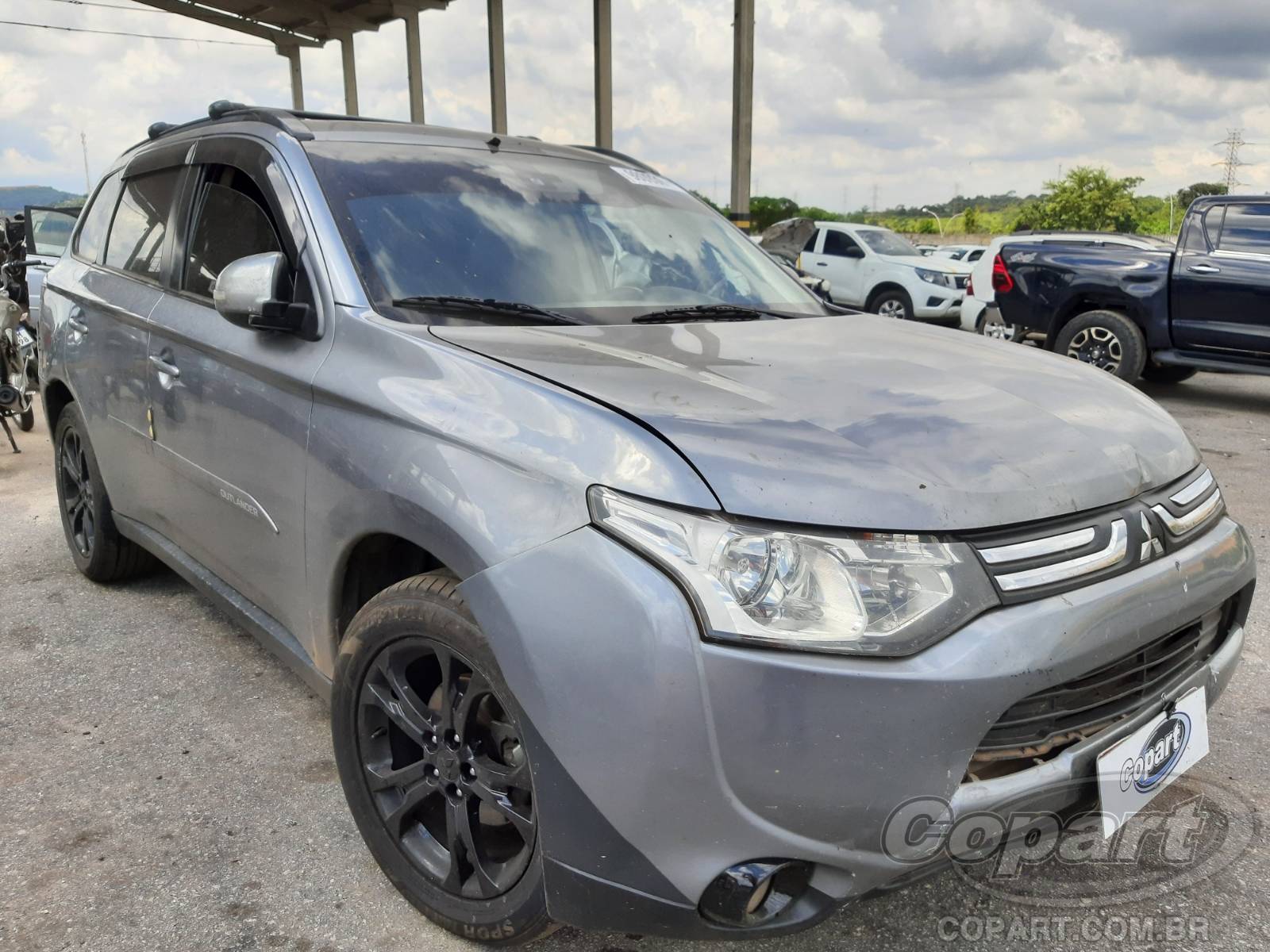 Veículo Mitsubishi Outlander Mitsubishi Outlander 2.0 2015 Pequena Monta 2015 em leilão