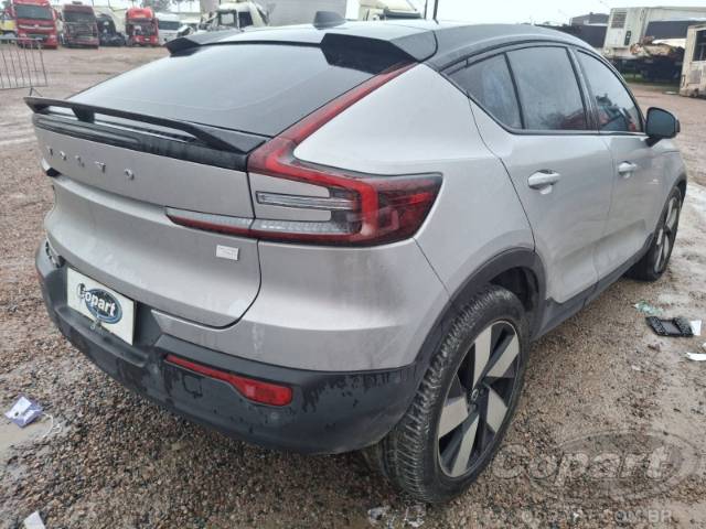 2022 VOLVO C40 