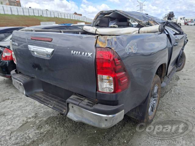 2025 TOYOTA HILUX CD 