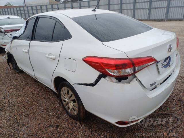 2024 TOYOTA YARIS SEDA 