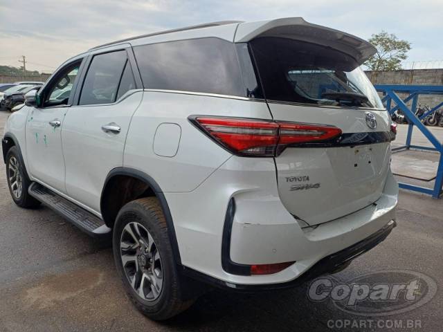 2025 TOYOTA HILUX CD 