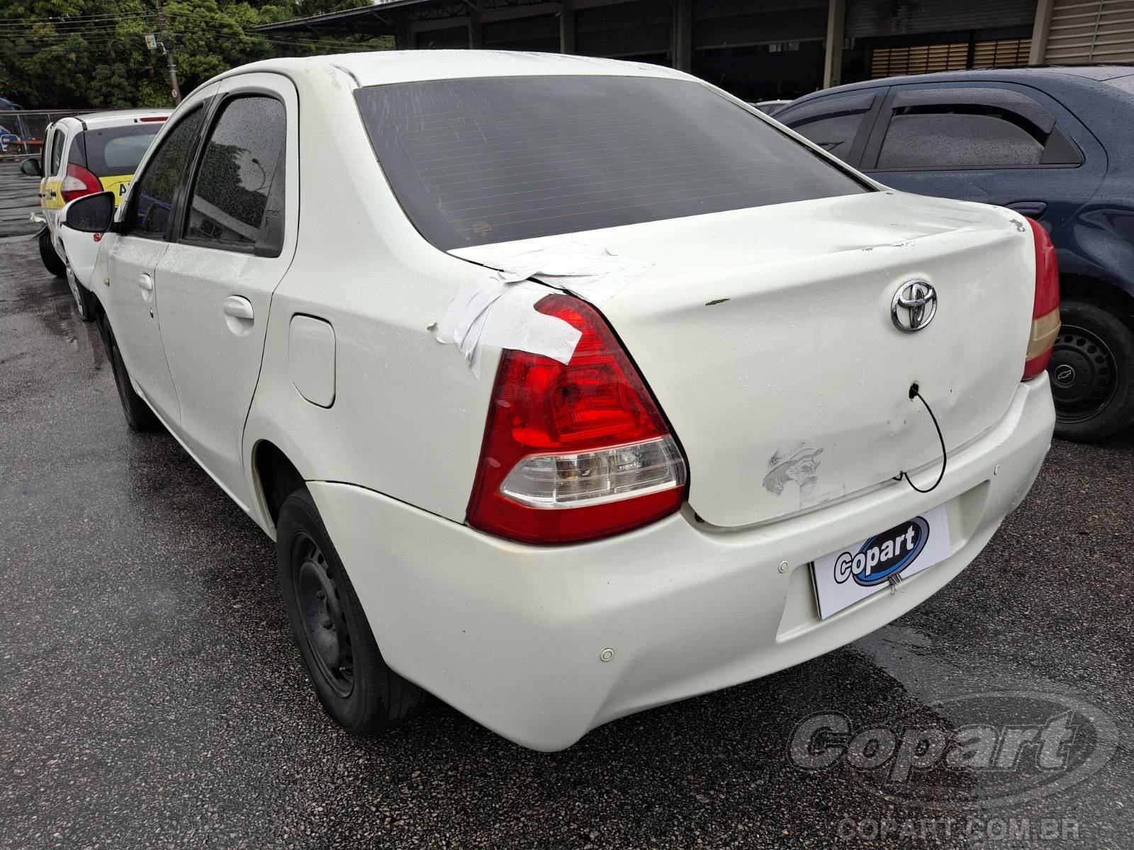 2017 TOYOTA ETIOS SEDA — foto 3 de 11