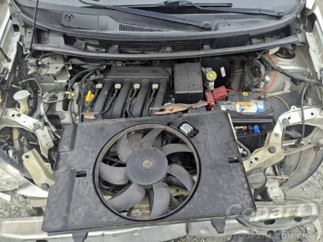 2011 NISSAN LIVINA 