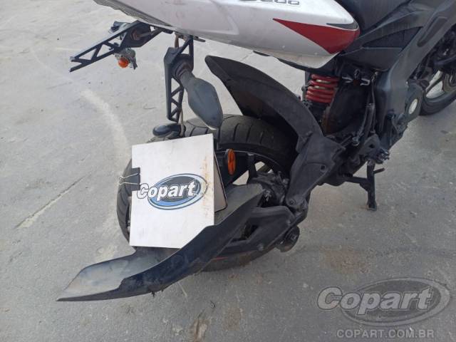 2025 BAJAJ DOMINAR 
