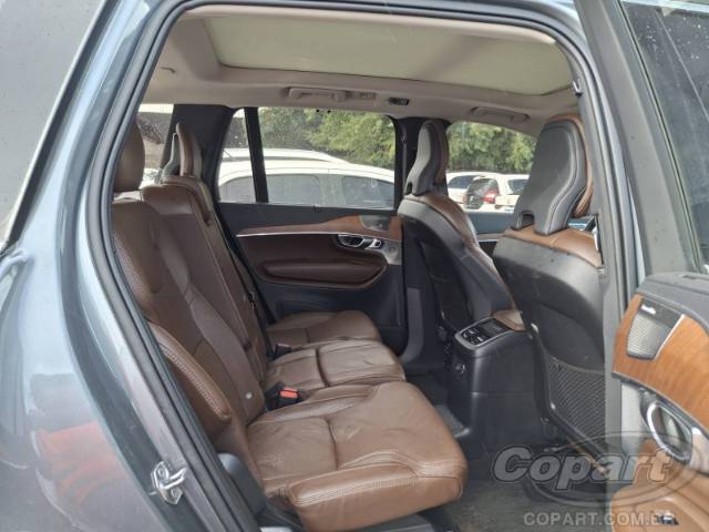 2019 VOLVO XC90 