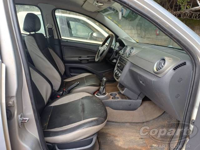 2011 VOLKSWAGEN VOYAGE 