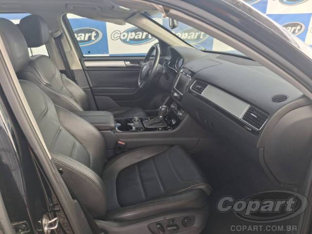 2012 VOLKSWAGEN TOUAREG 