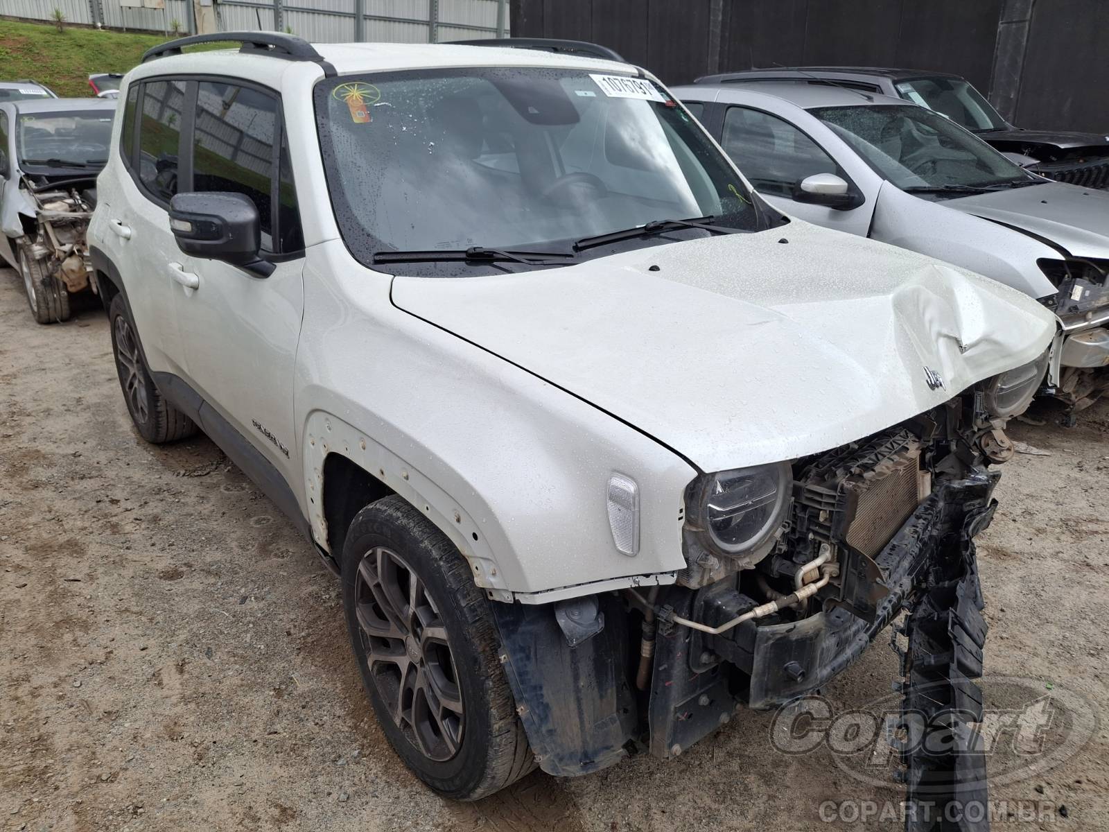 Veículo Fiat Renegade JEEP RENAEGDE 2023 SUV Pequeno 2023 em leilão
