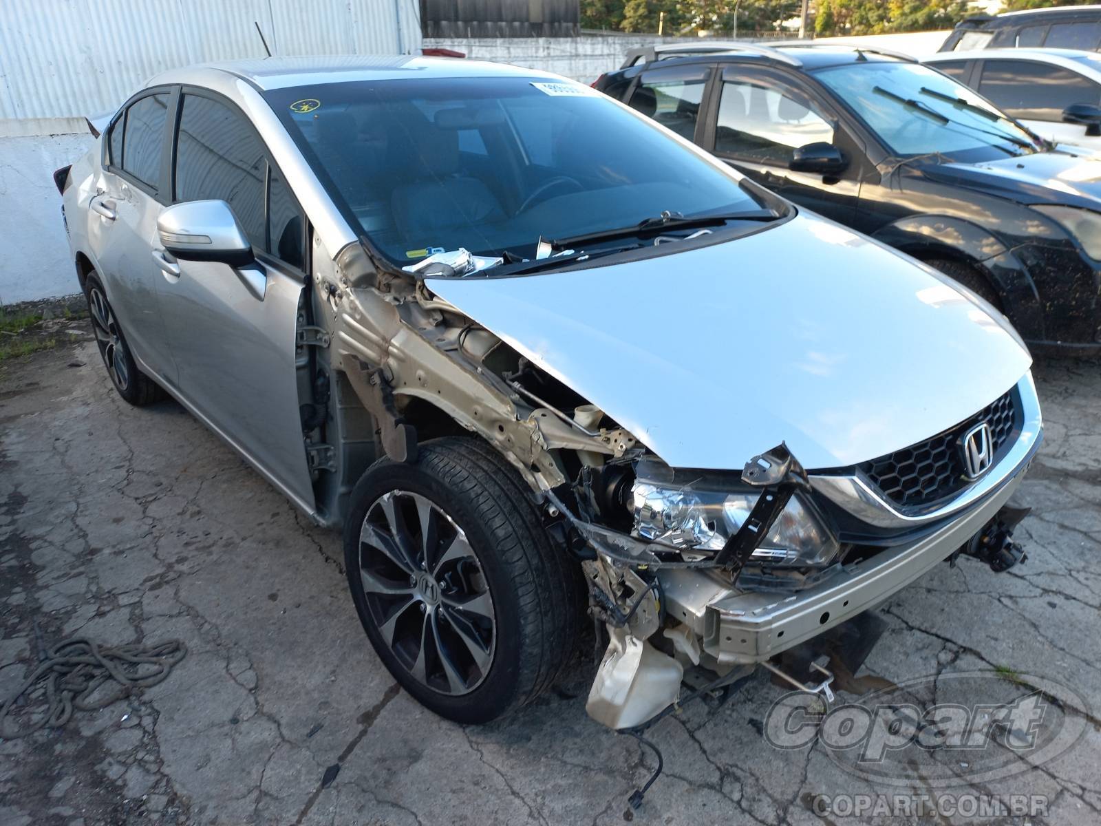 Veículo Honda Civic Honda Civic LXR 2.0 16V i-VTEC 2015 Colisão Média Monta 2015 em leilão
