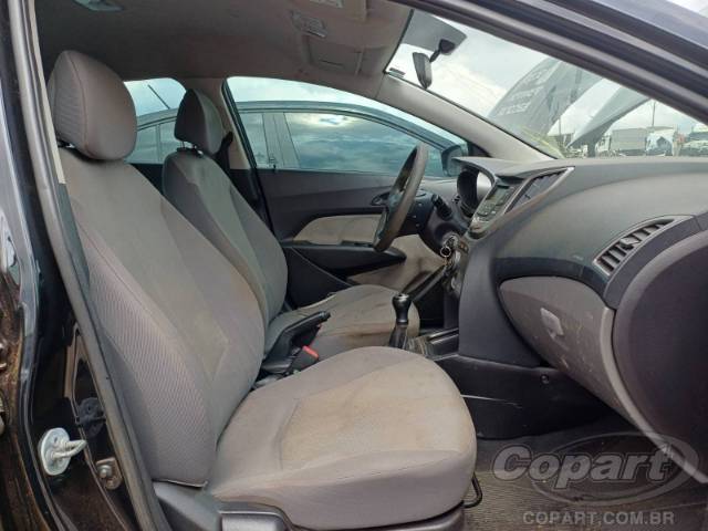 2015 HYUNDAI HB20S 