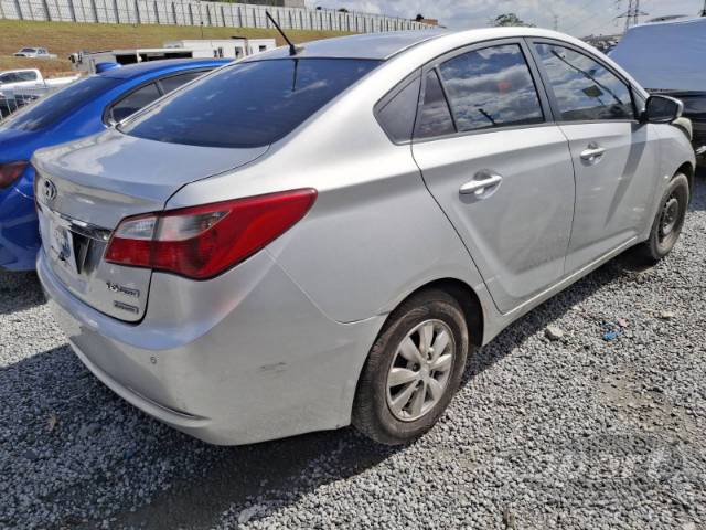 2014 HYUNDAI HB20S 