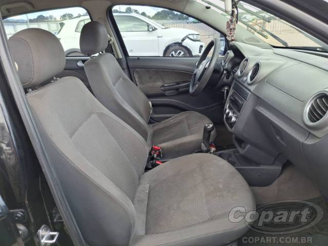 2011 VOLKSWAGEN VOYAGE 