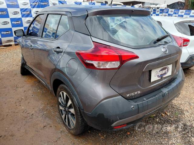 2017 NISSAN KICKS 
