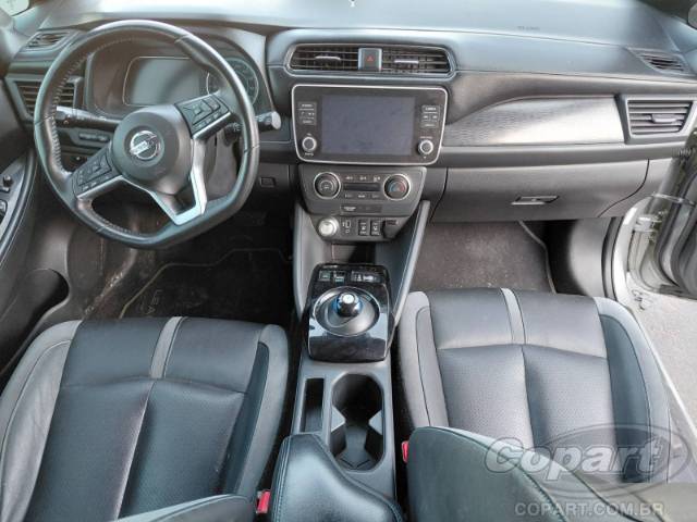 2022 NISSAN LEAF 
