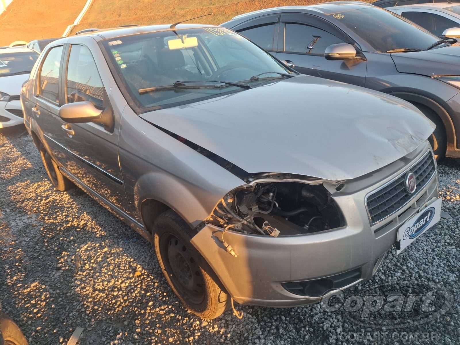 Fiat Siena 2010 em leilão