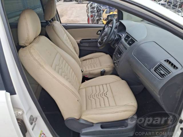 2014 VOLKSWAGEN FOX 