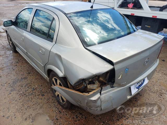 2004 CHEVROLET ASTRA SEDAN 