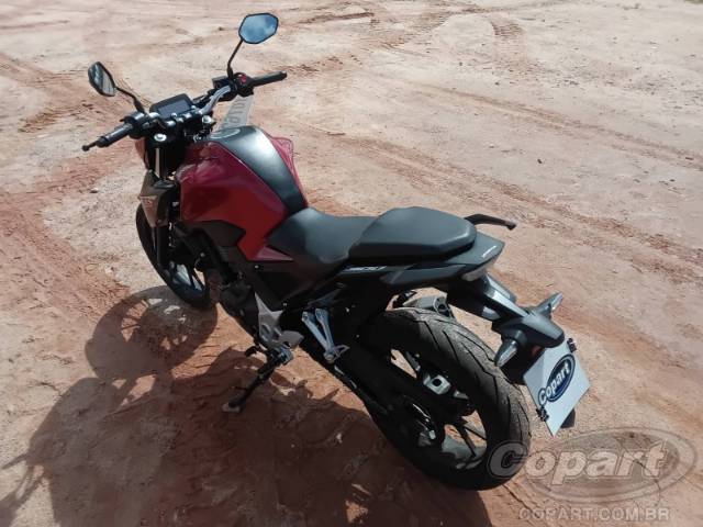 2025 HONDA CB 300F 