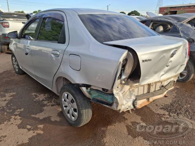 2015 TOYOTA ETIOS SEDA 