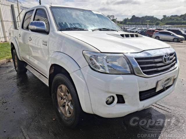 2015 TOYOTA HILUX CD 
