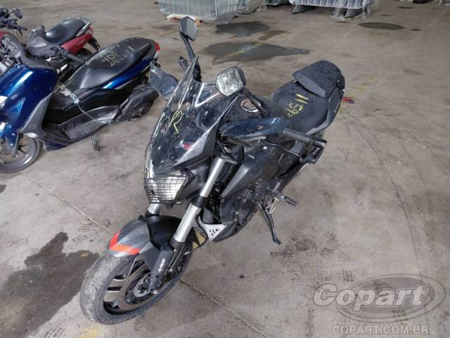 2025 BAJAJ DOMINAR 