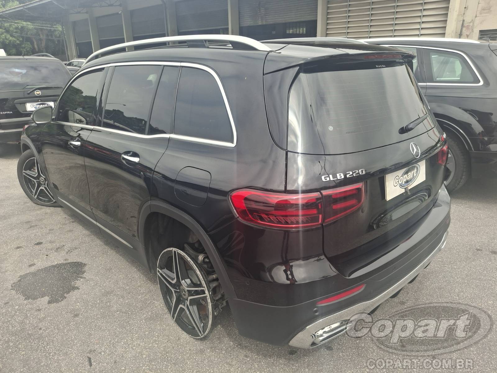 2025 MERCEDES BENZ GLB — foto 3 de 10