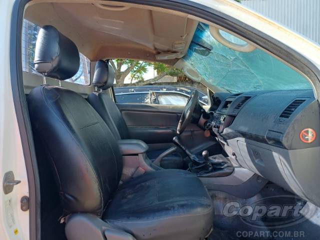 2015 TOYOTA HILUX CS 