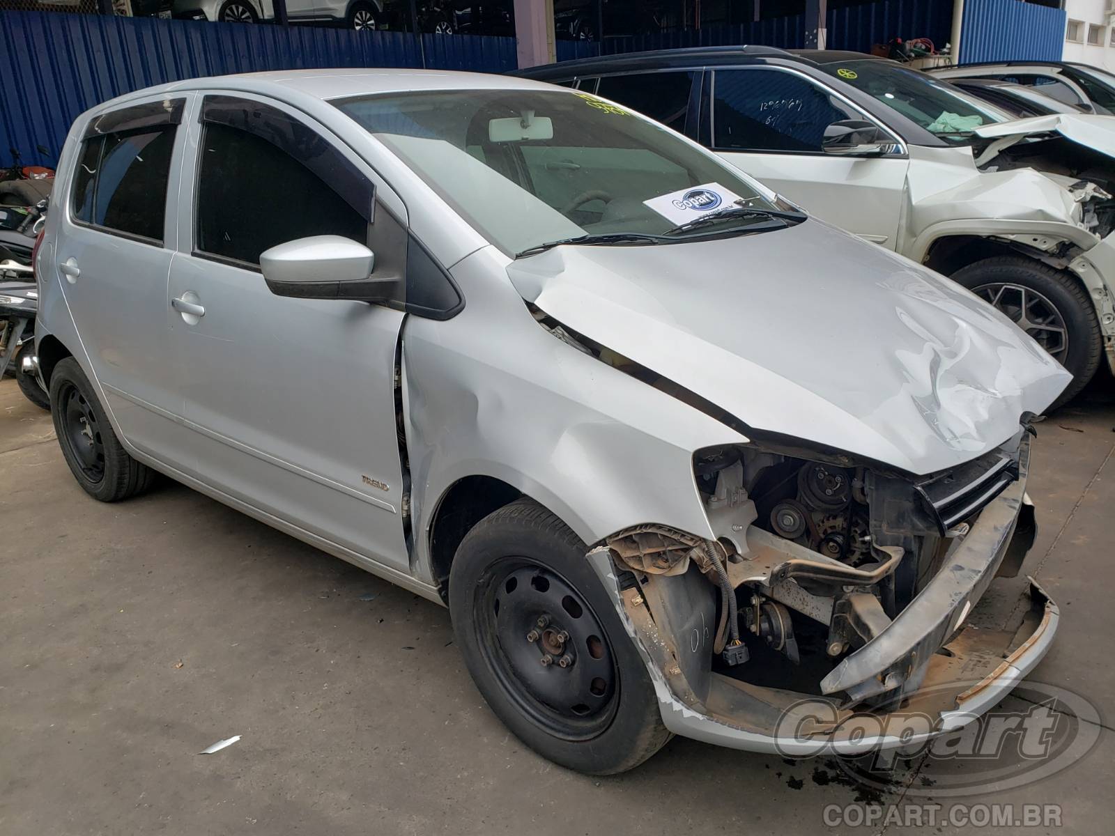 Veículo VW - VolksWagen Fox Volkswagen Fox 1.0 Total Flex 2011 Colisão Média Monta 2011 em leilão
