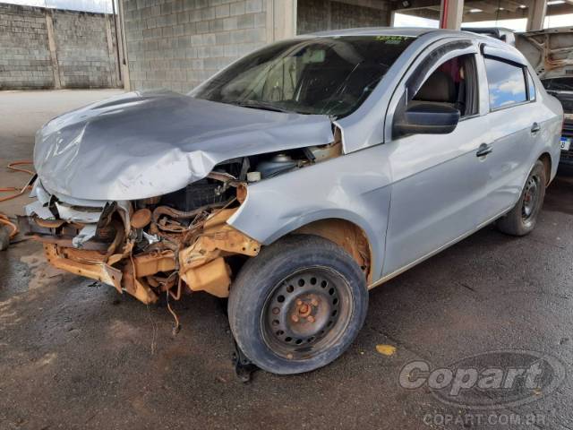 2010 VOLKSWAGEN VOYAGE 