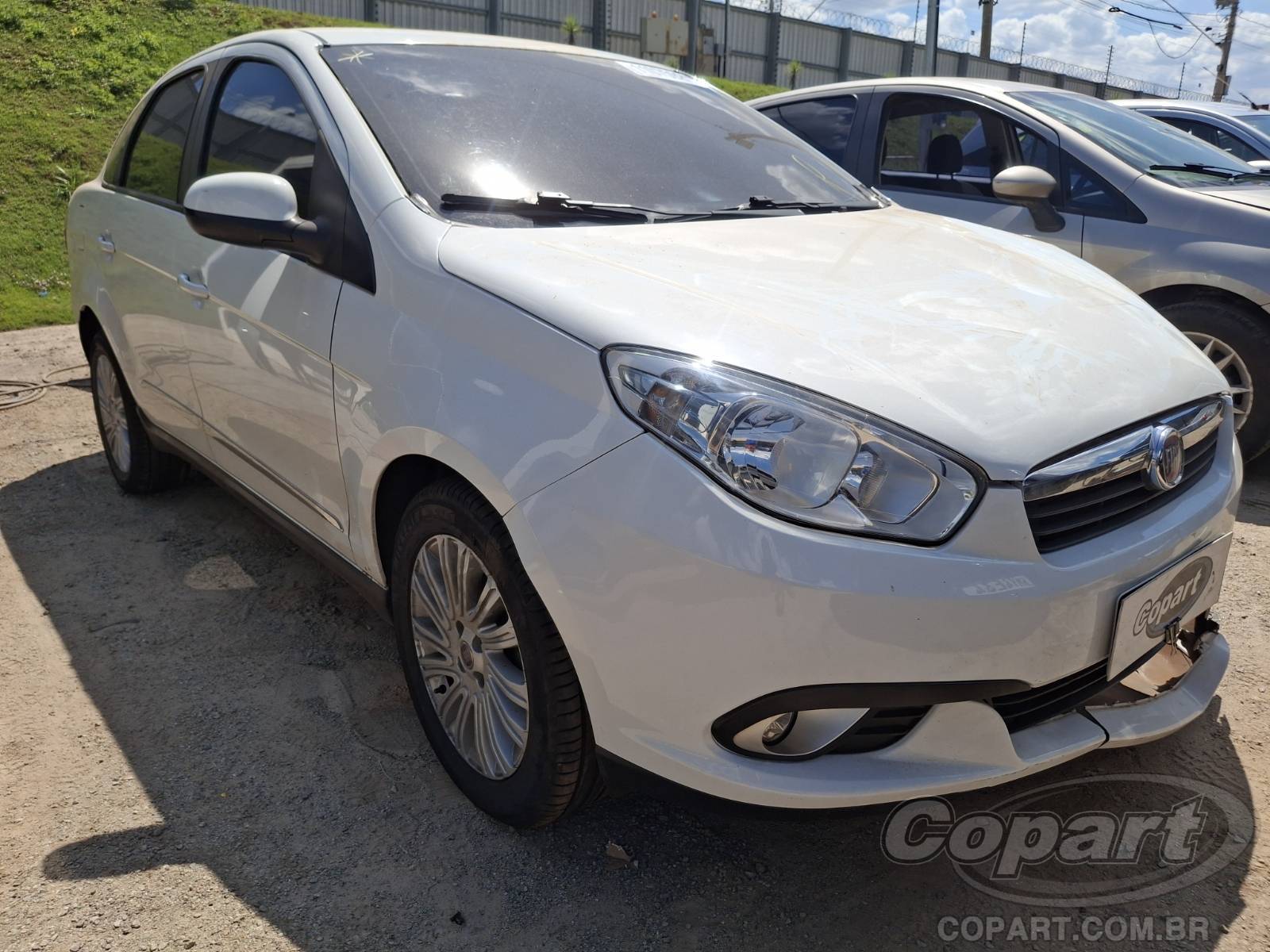 Veículo Fiat Grand Siena Fiat Grand Siena Essence 1.6 16V E.torQ 2014 2014 em leilão