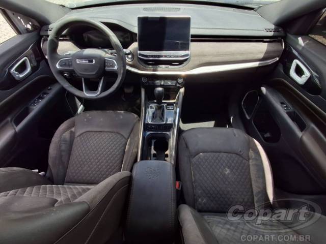 2025 JEEP COMMANDER 
