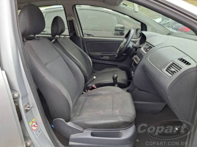 2013 VOLKSWAGEN FOX 