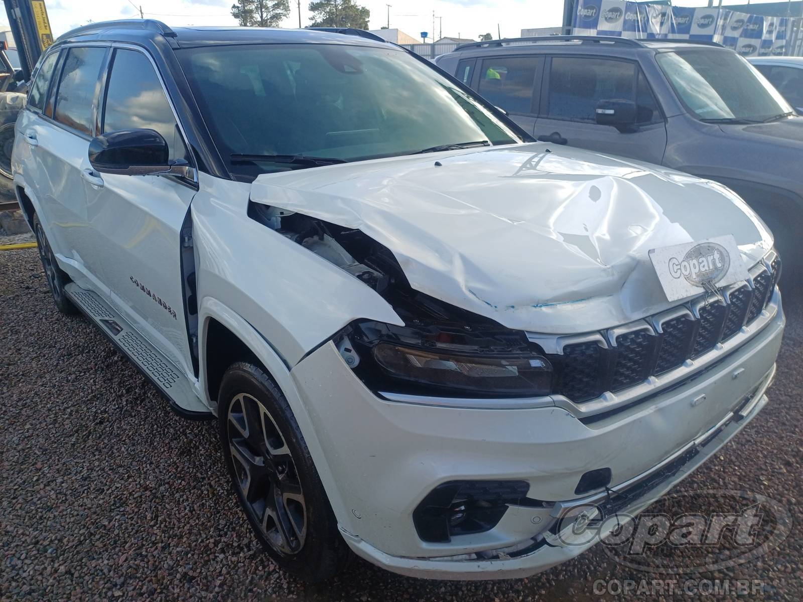 Jeep Commander Overland TD380 2.0 MultiJet Turbo 2023 Colisão Média Monta