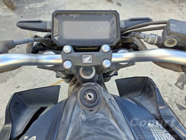 2025 HONDA CB 300F 