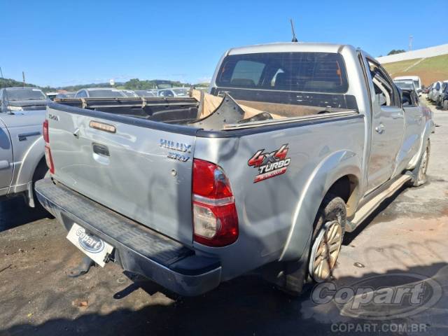 2013 TOYOTA HILUX CD 