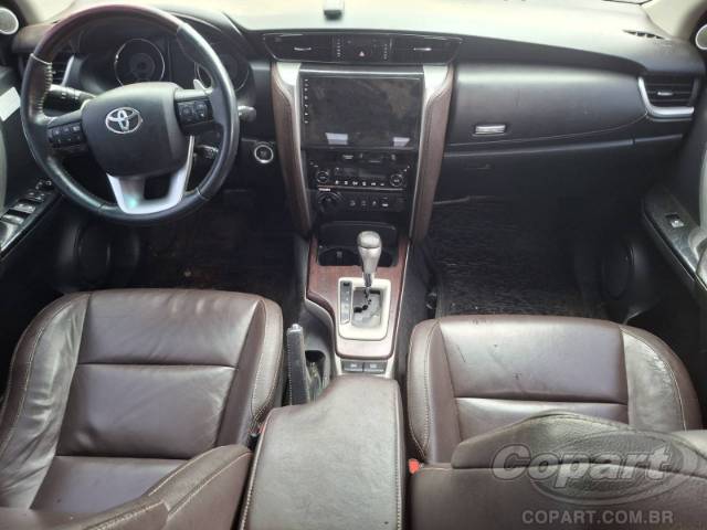 2017 TOYOTA HILUX SW4 