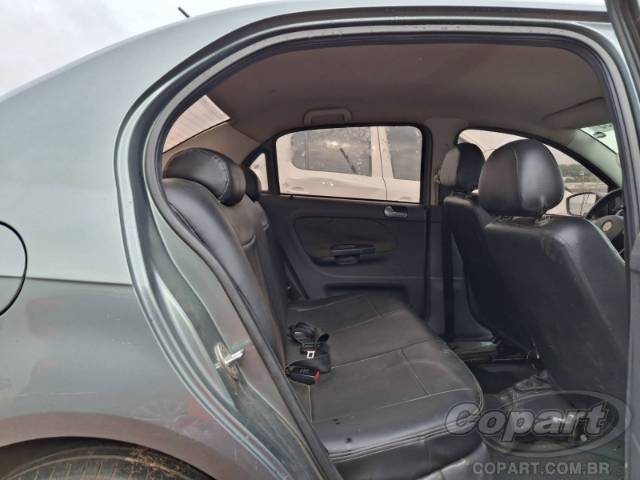 2011 VOLKSWAGEN VOYAGE 