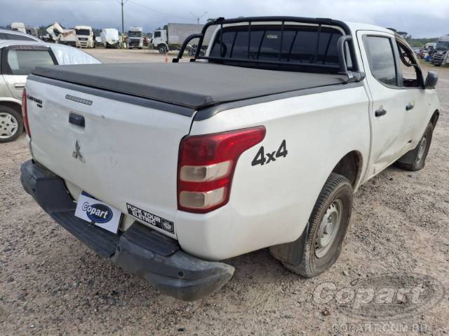 2021 MITSUBISHI L200 TRITON 