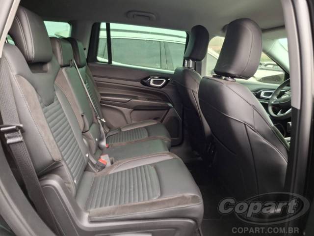 2025 JEEP COMMANDER 
