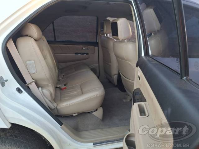 2015 TOYOTA HILUX SW4 