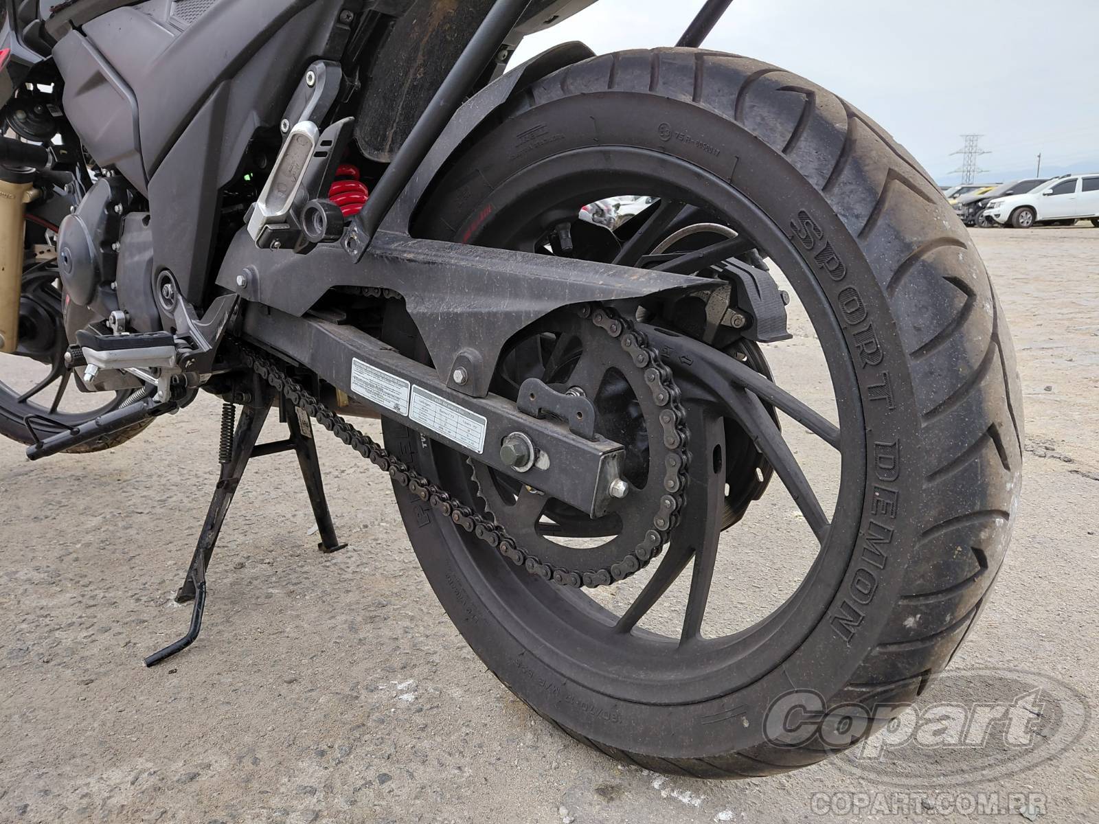 Foto 7 de 10: 2023 TVS APACHE