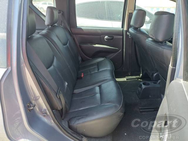 2013 NISSAN LIVINA 