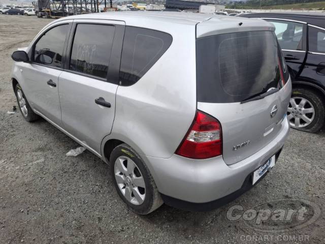 2011 NISSAN LIVINA 