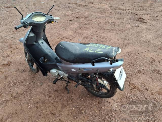 2003 HONDA C 100 