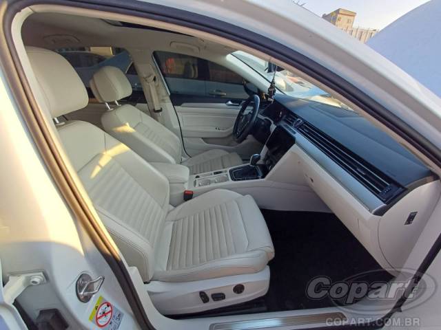 2018 VOLKSWAGEN PASSAT 