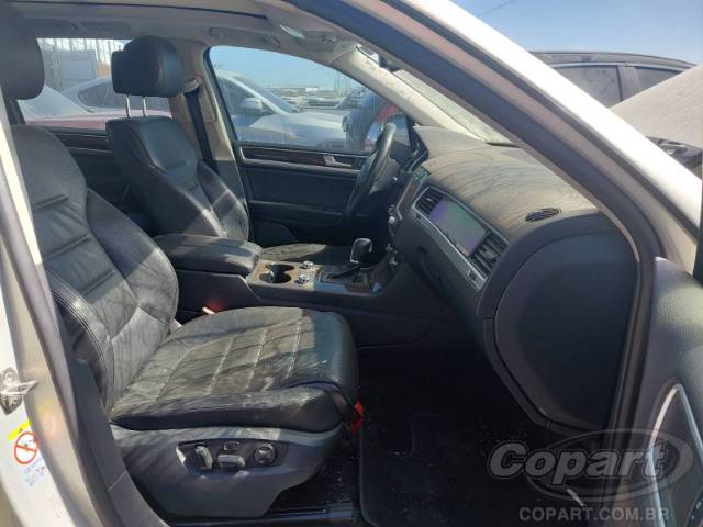 2014 VOLKSWAGEN TOUAREG 