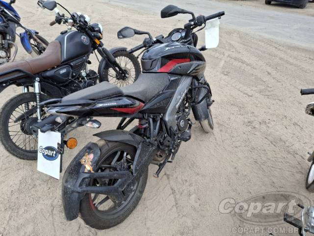 2025 BAJAJ DOMINAR 