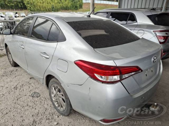 2025 TOYOTA YARIS SEDA 