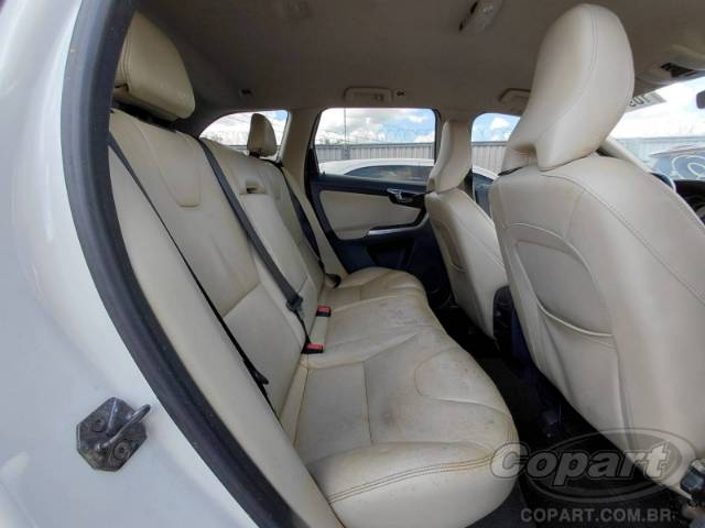 2015 VOLVO XC60 